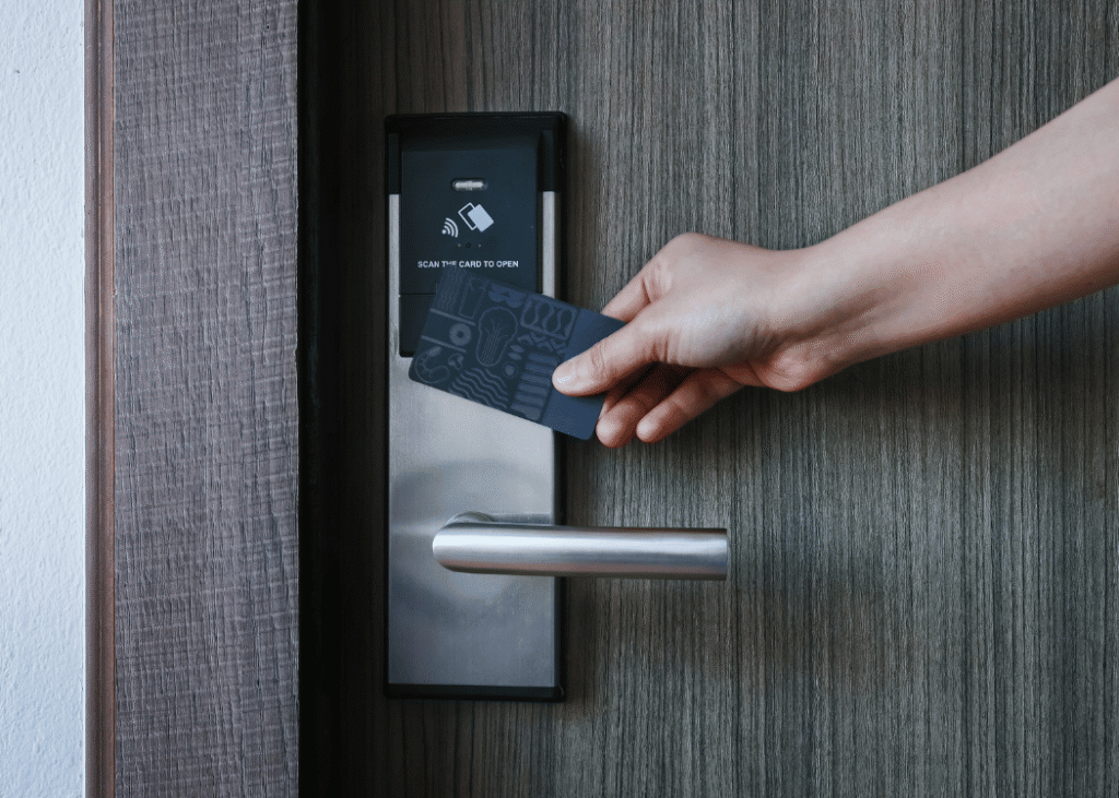 Mechanical-vs.-Electronic-Locking-Systems